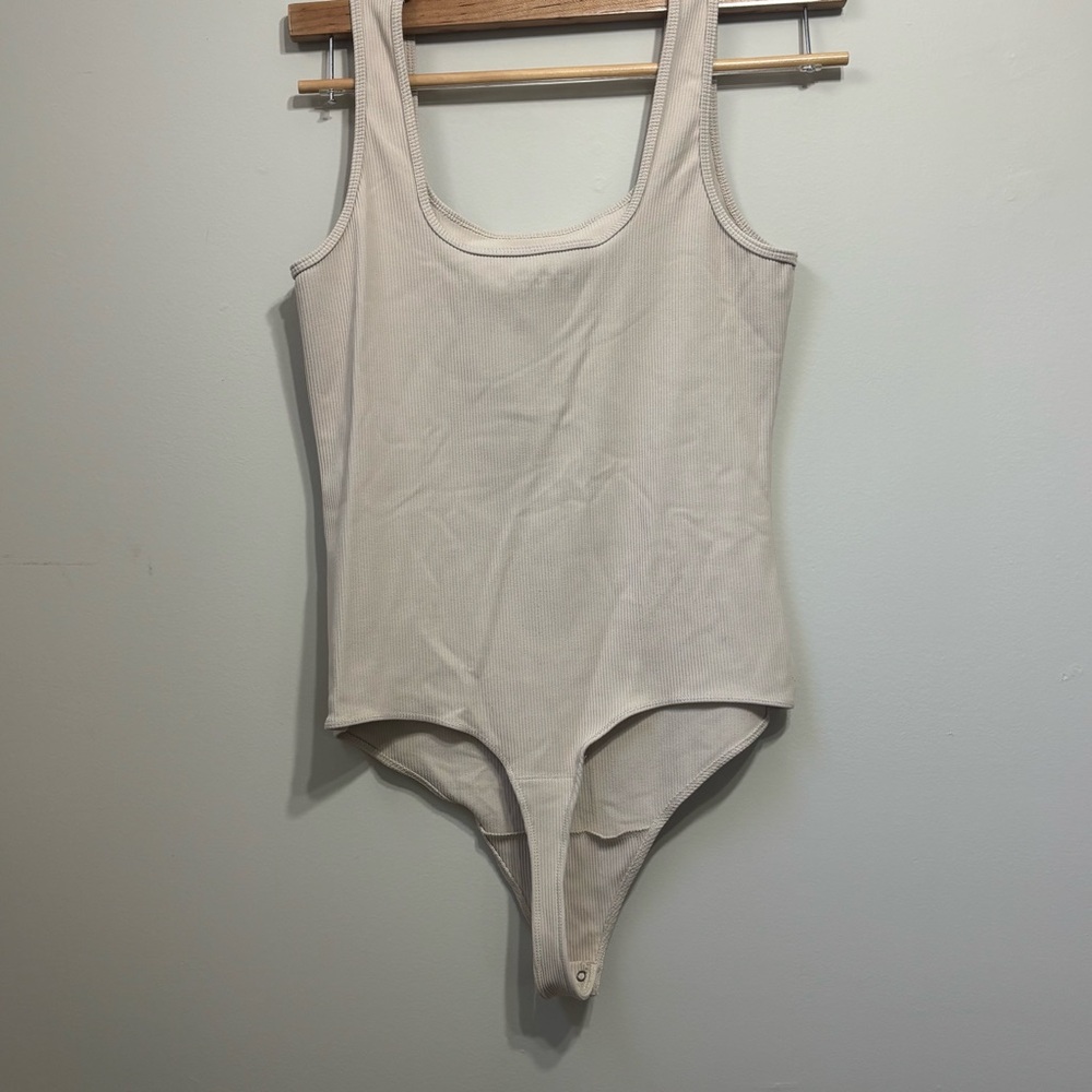 Abercrombie & Fitch Cream Scoop Neck Ribbed Bodysuit - Picture 2 of 4